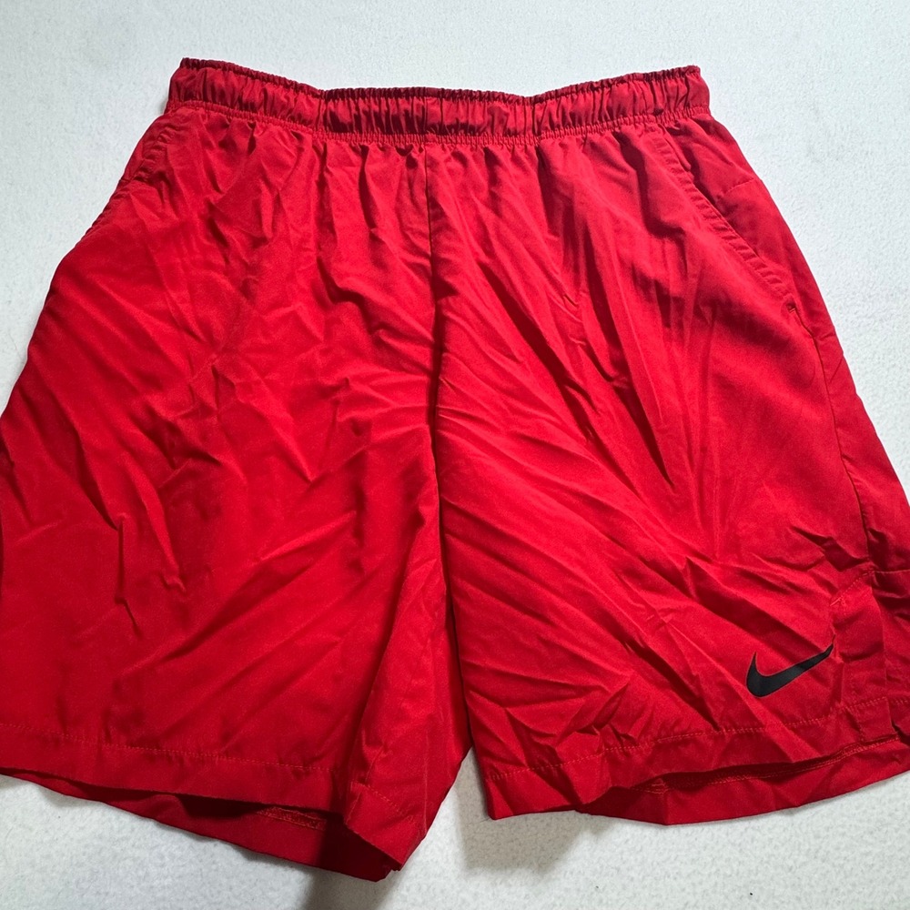 Nike shorts mens XL red Dri-FIT standard fit athletic training gym workout